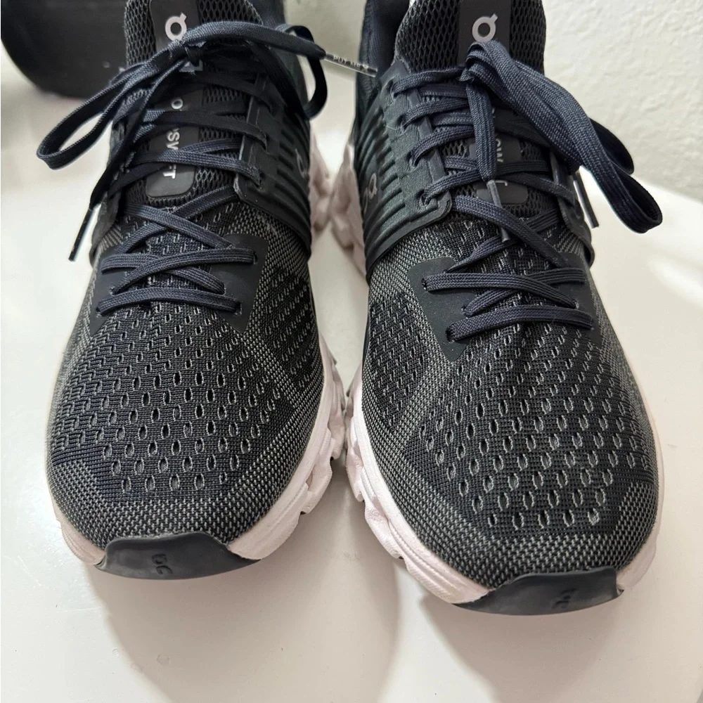 On Running Black and White Athletic Shoes - Picture 4 of 8